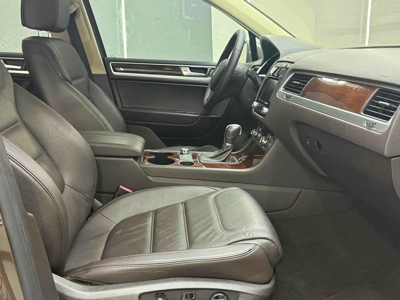 Volkswagen Touareg 2014 3.0TSI New Edge Edition фото 9