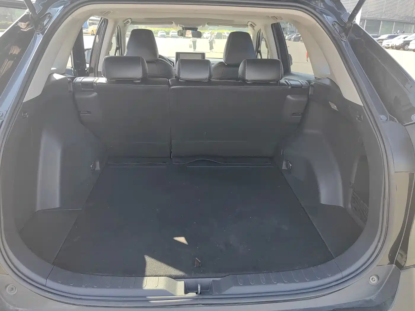 Фото 27 - Toyota RAV4