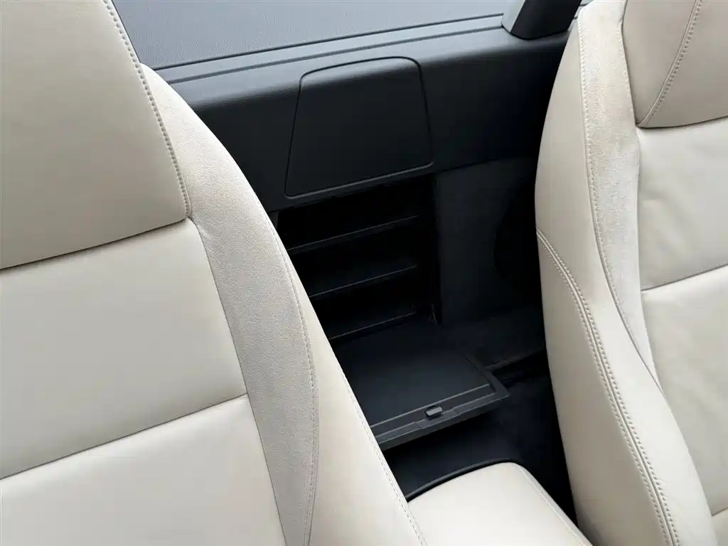 BMW Z4 2010 sDrive30i Leading Model фото 22