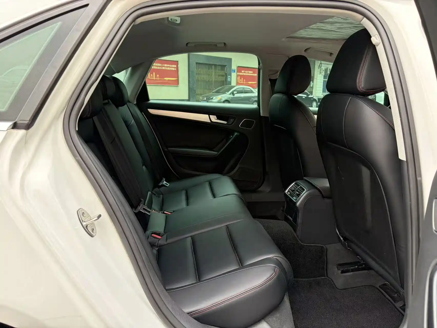 Фото 11 - Audi A4L