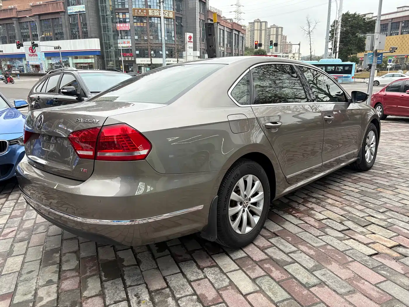Volkswagen Passat 2011 1.8TSI DSG Honor Edition фото 6