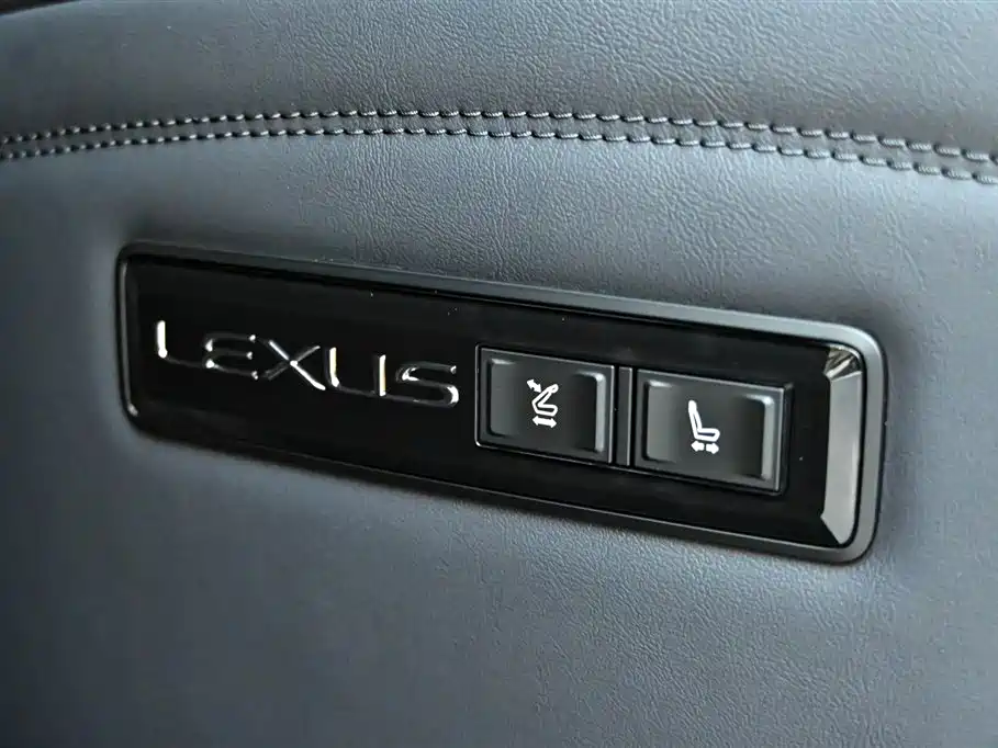 Lexus LM 2023 500h 6-Seater Prestige Edition фото 24