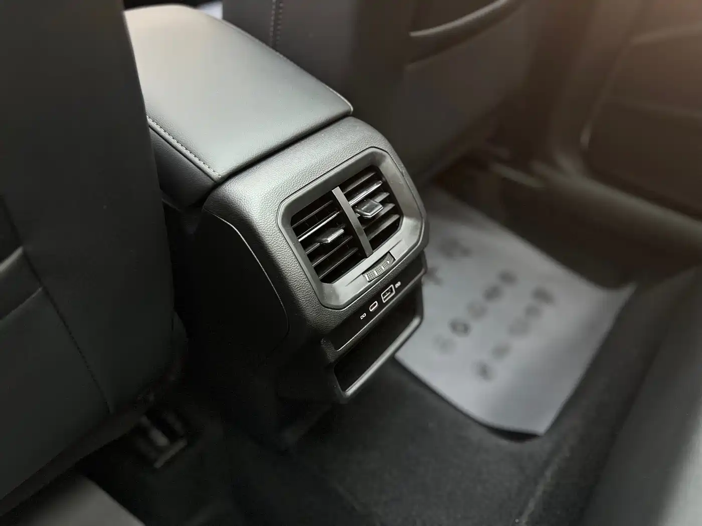 Volkswagen Tharu 2022 280TSI FWD Luxury Edition фото 19
