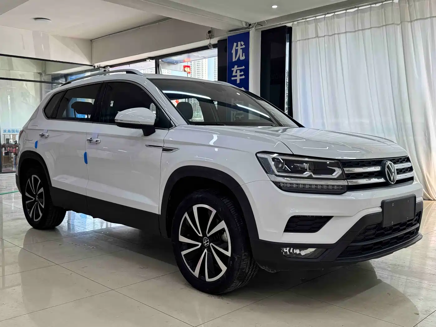 Volkswagen Tharu 2021 280TSI 2WD Luxury Plus фото 3