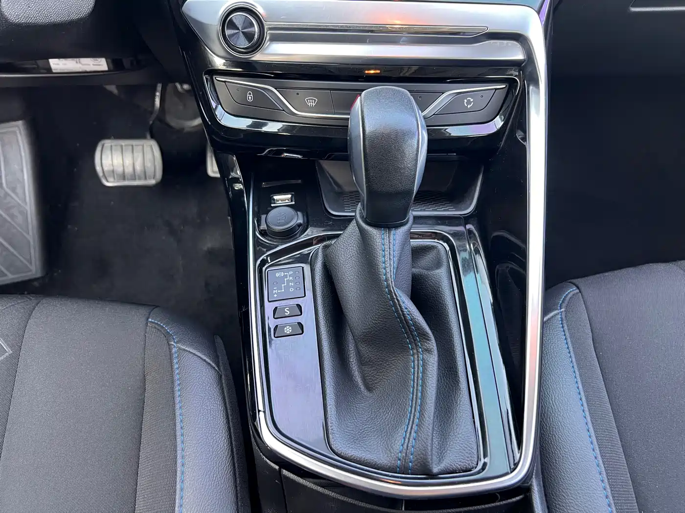 Peugeot 308 2016 1.6L Automatic Luxury фото 16