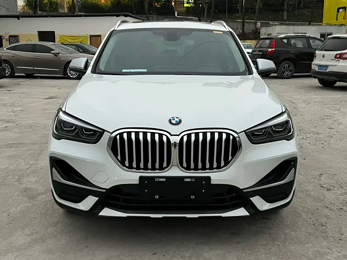 BMW X1 2022 sDrive20Li Fashion фото 2