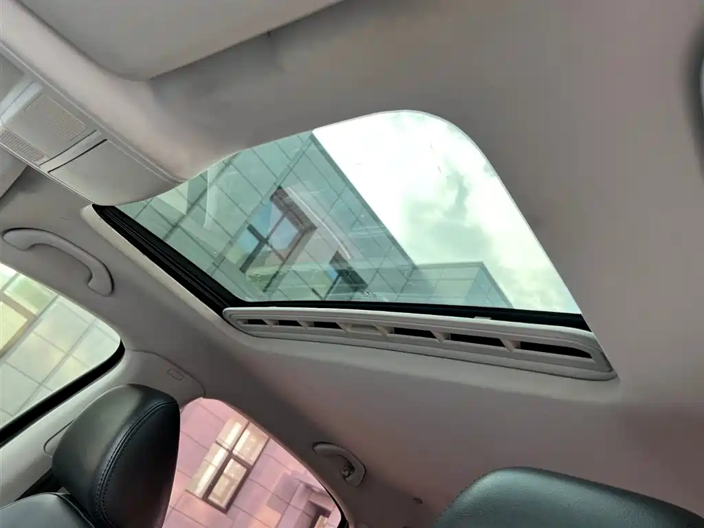 Volkswagen Passat 2015 1.8TSI Automatic Prestige Edition фото 14