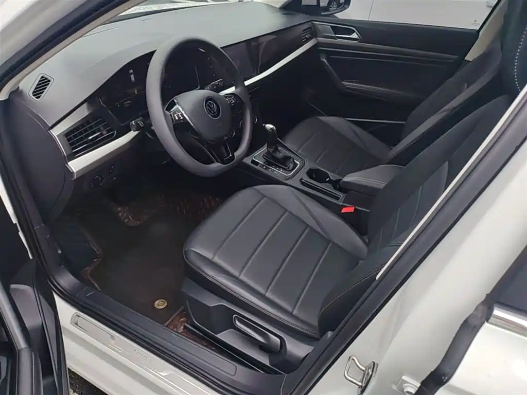 Volkswagen Lavida 2022 1.5L Auto Comfort Edition фото 15