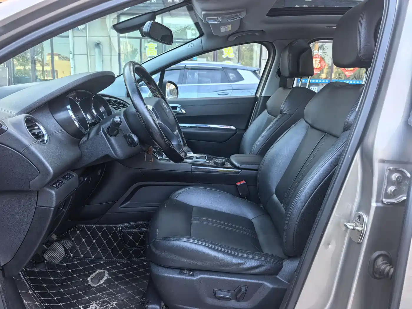 Peugeot 3008 2015 1.6THP Automatic Top Style Edition фото 4