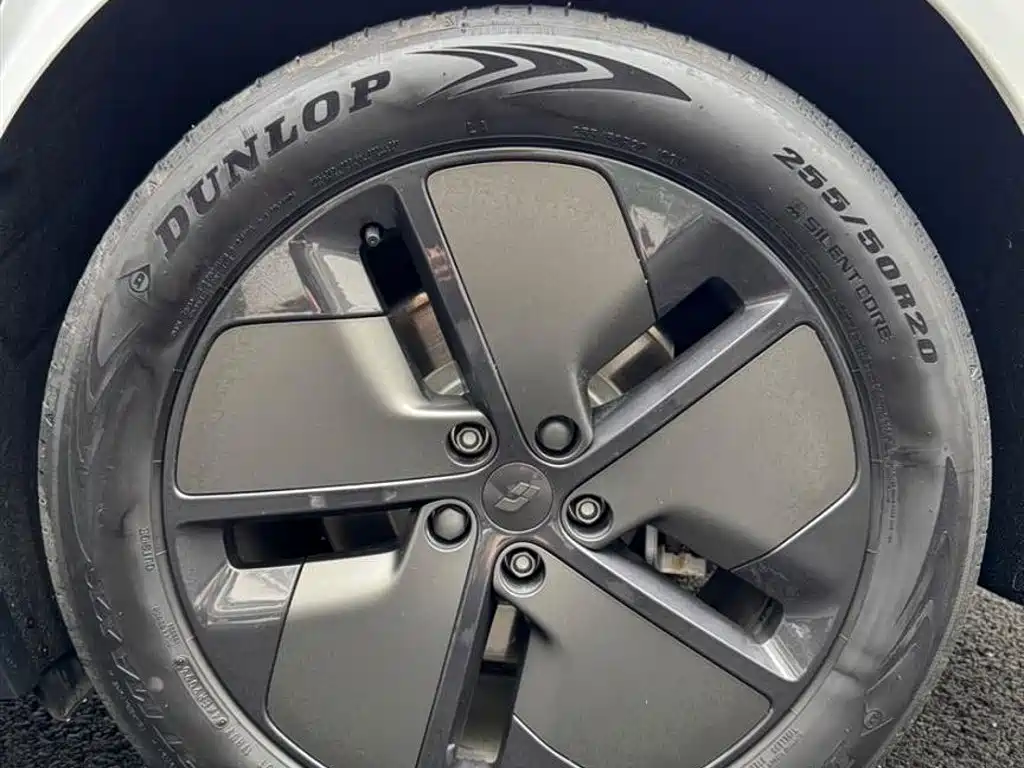 Li Auto i6 2026 2025 2WD Base Model