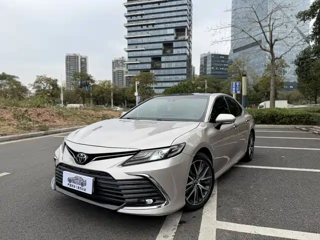 TOYOTA CAMRY