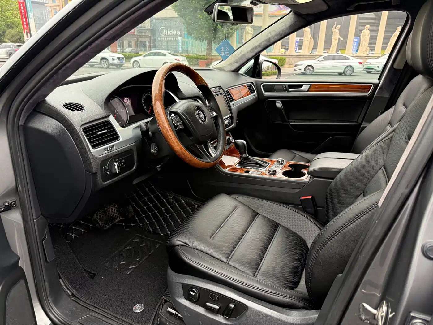 Фото 5 - Volkswagen Touareg