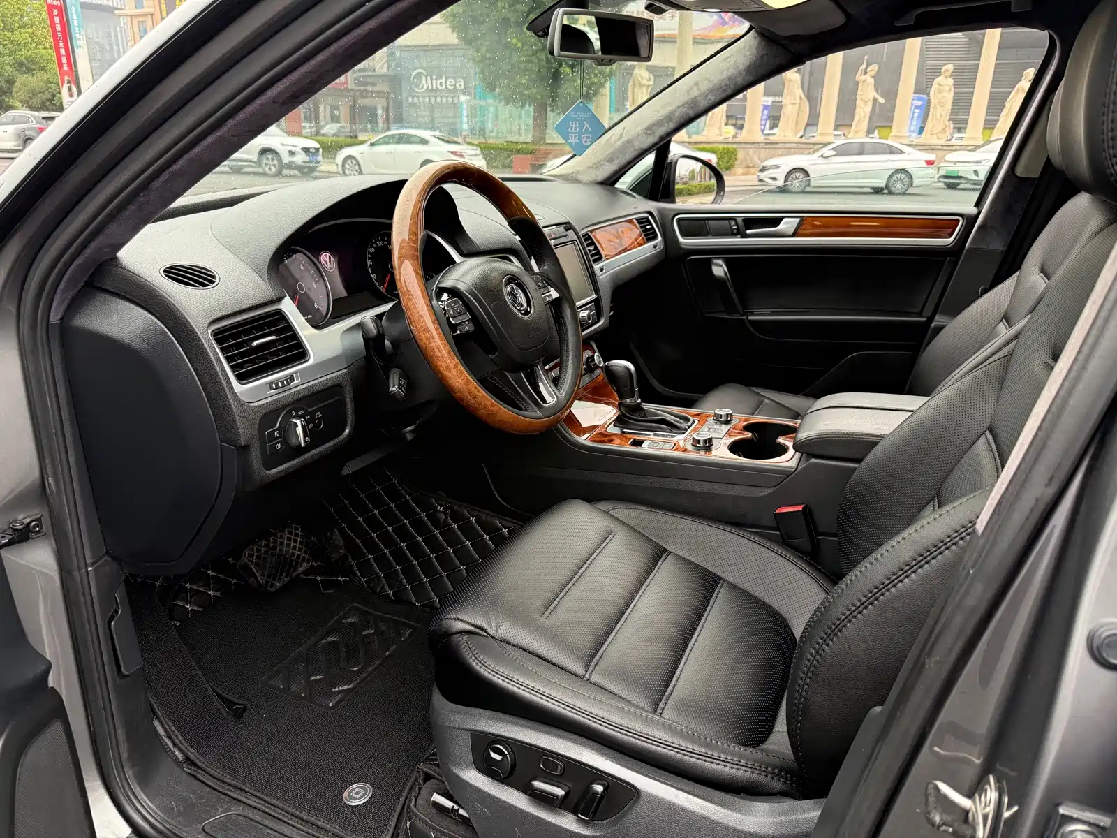 صورة 5 - Volkswagen Touareg