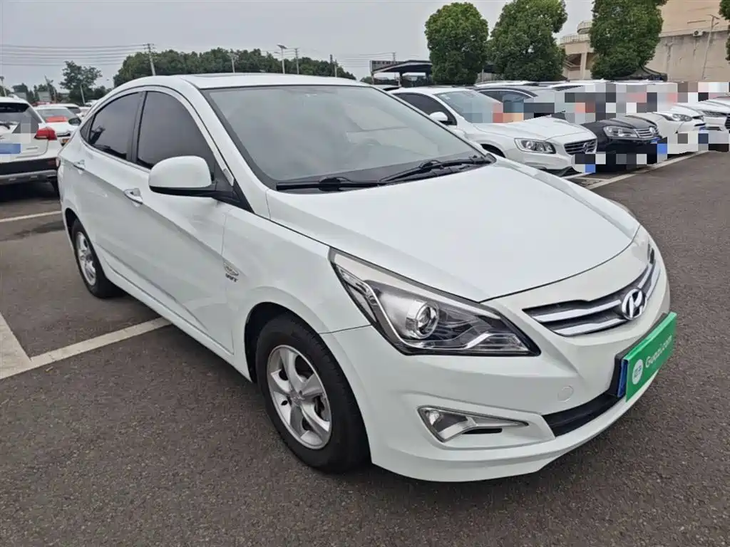 Hyundai Verna 2014 1.4L Automatic Leading GLX фото 4