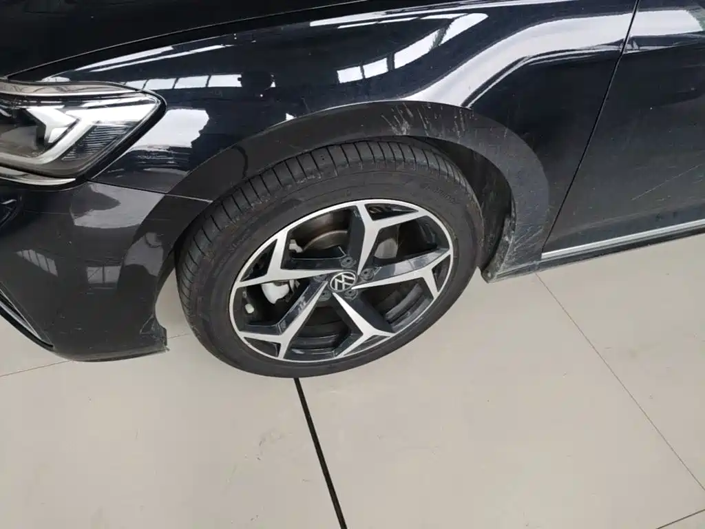 Photo 23 - Volkswagen Passat