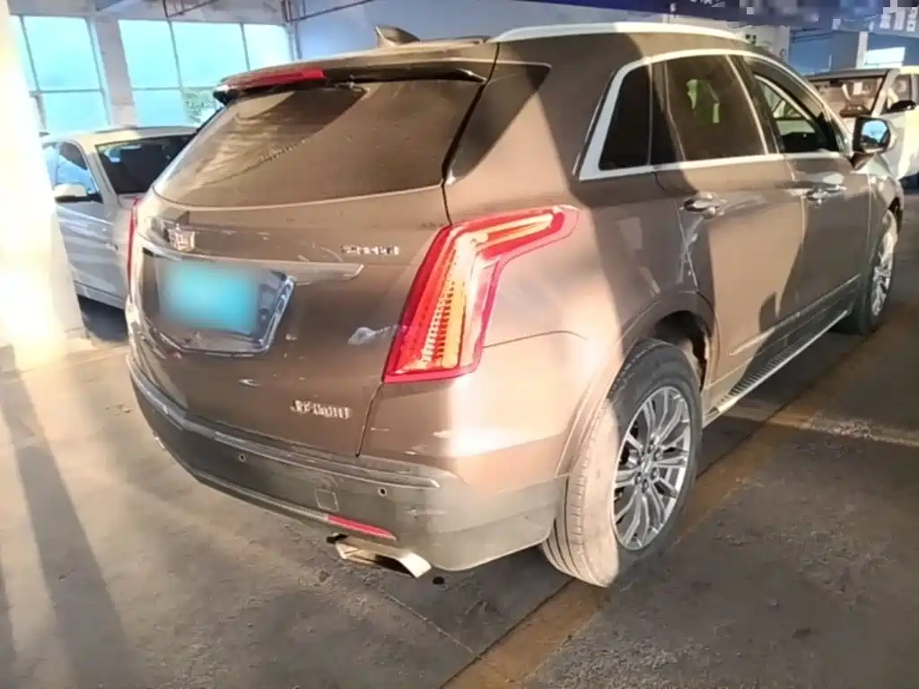 Фото 5 - Cadillac XT5