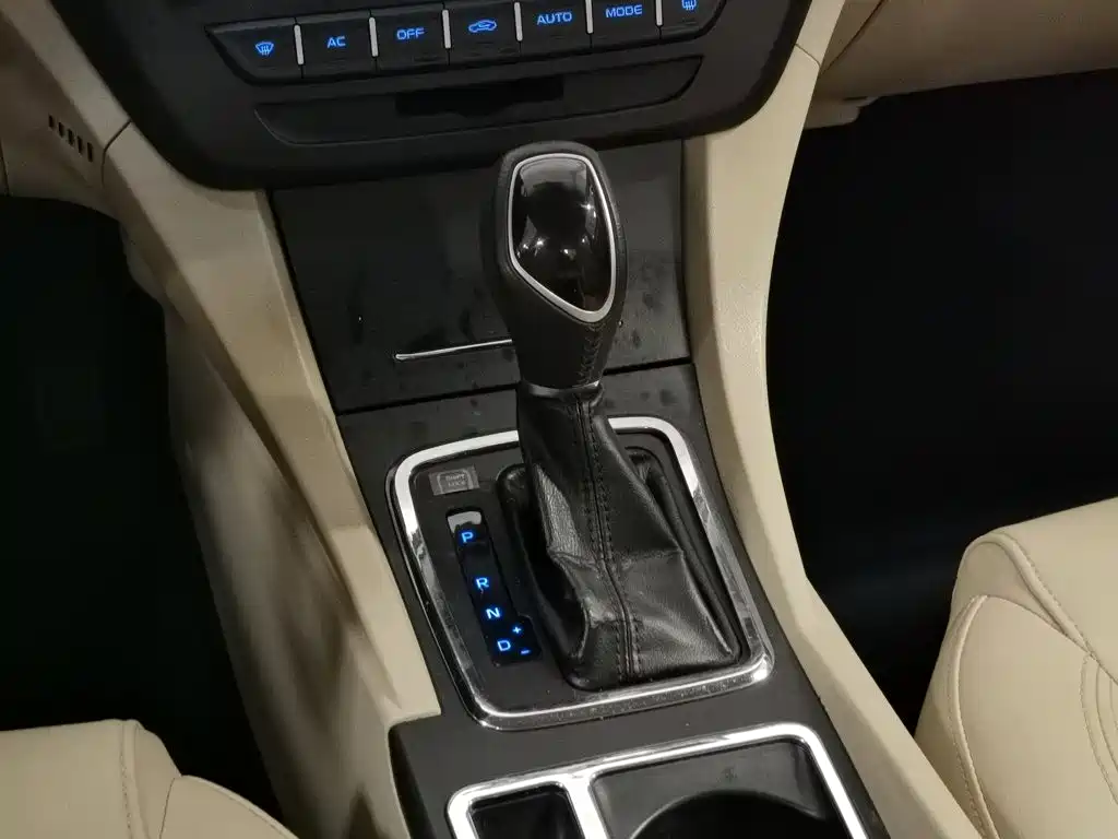 Фото 13 - Geely Emgrand