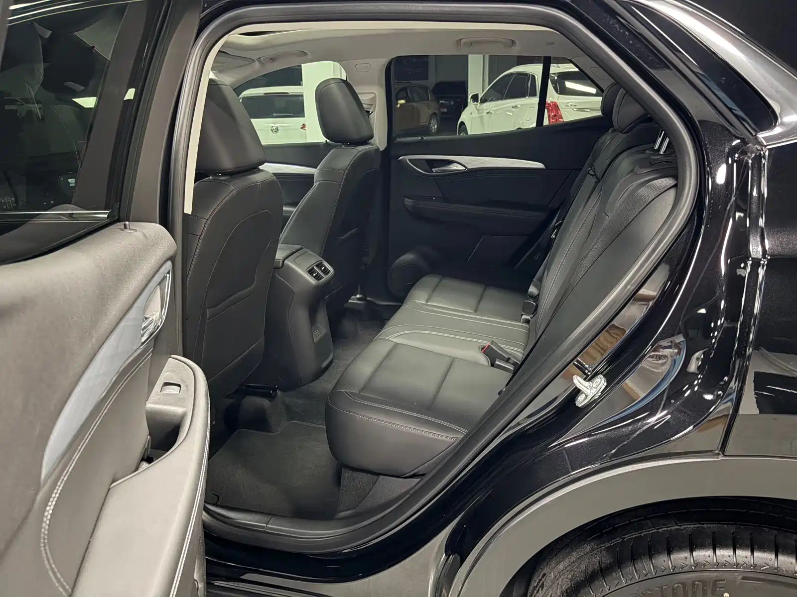 Photo 5 - Buick Envision S
