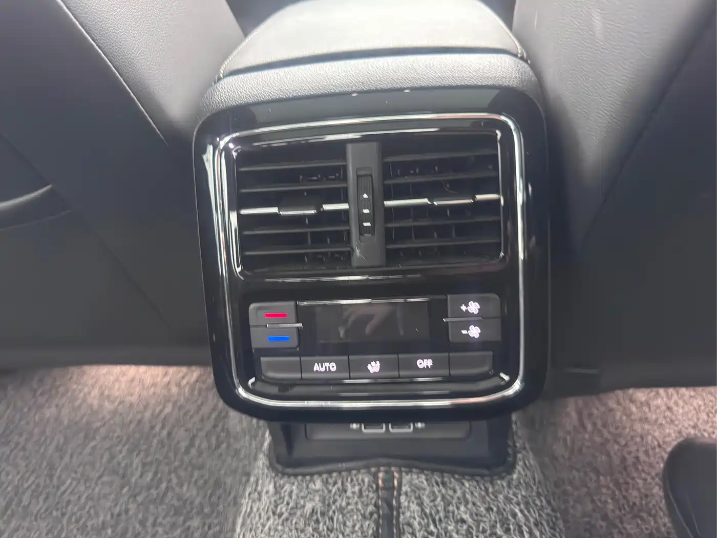 Volkswagen Passat New Energy 2019 430PHEV Hybrid Luxury Edition фото 12