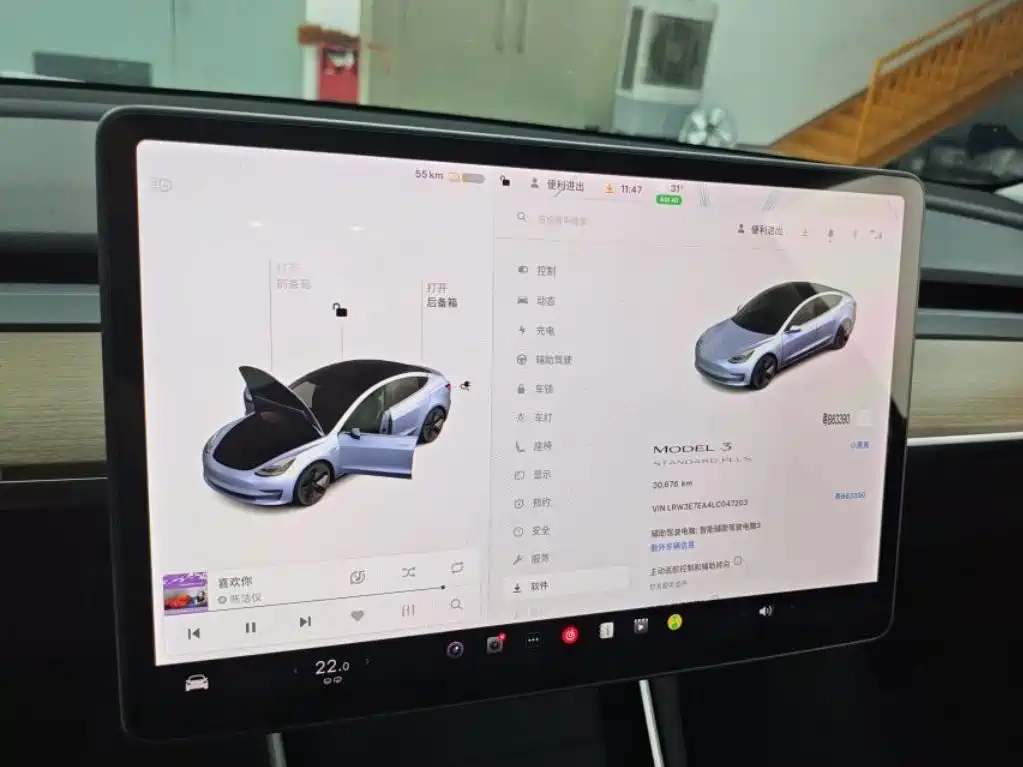 Фото 10 - Tesla Model 3