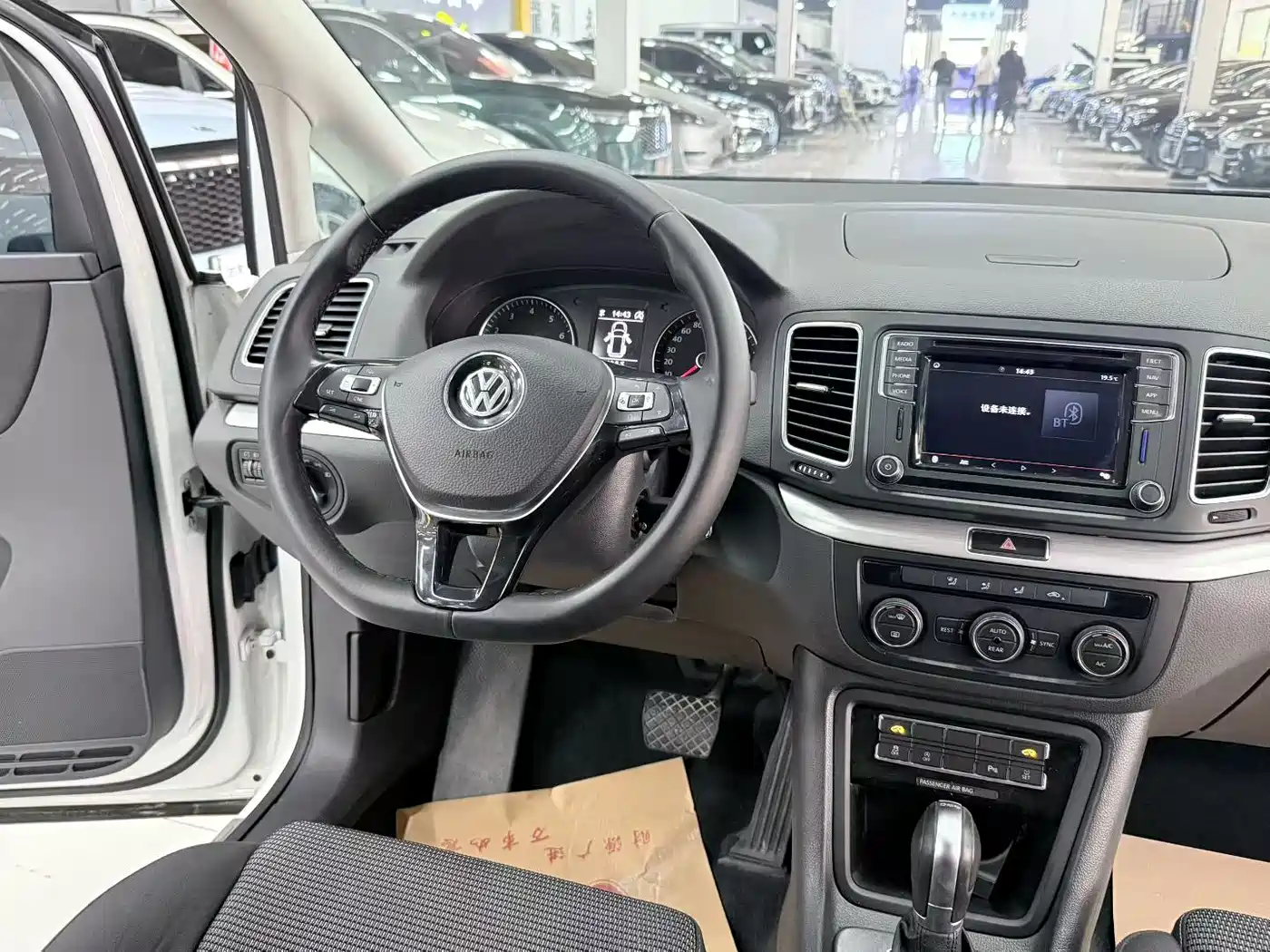 Volkswagen Sharan 2018 380TSI Premium 7-Seater фото 5