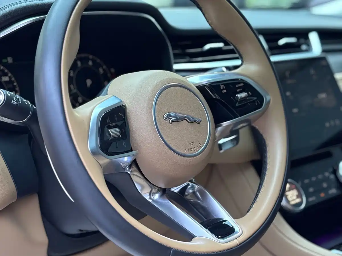 Jaguar XFL 2026 2025 2.0T P250 FWD Luxury Edition