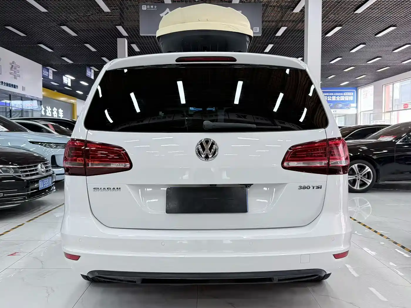 Volkswagen Sharan 2018 380TSI Premium 7-Seater фото 8
