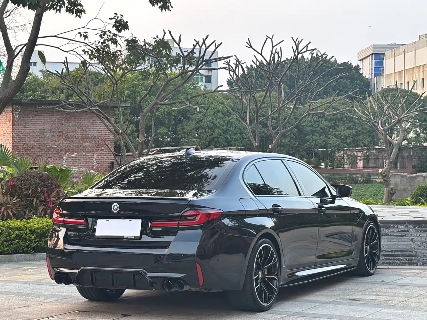 BMW 5 Series 2022 530Li Leading M Sport Package фото 9