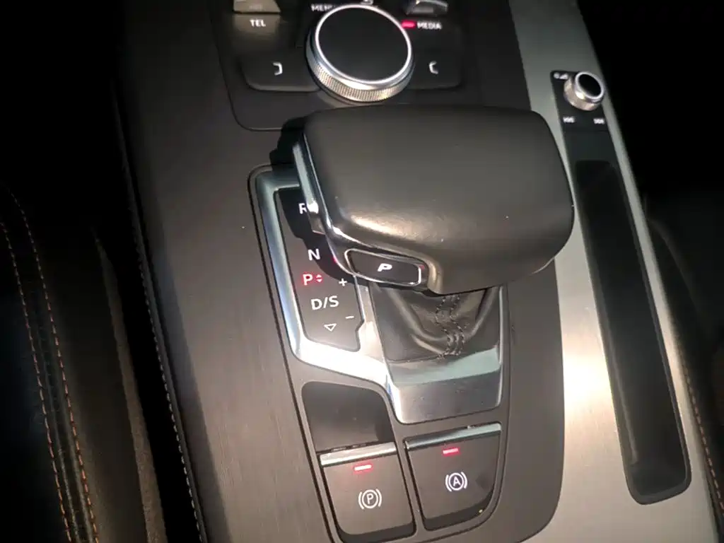 Audi Q5L 2020 Facelift 40 TFSI Honor Progressive фото 14