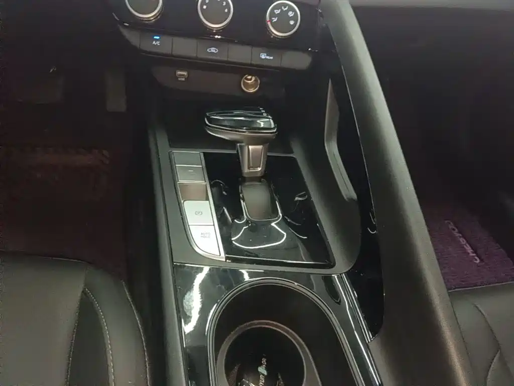 Hyundai Elantra 2023 1.5L CVT GLX Elite Edition фото 14