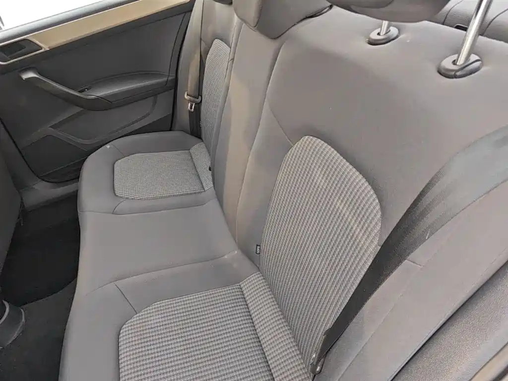 Volkswagen Santana 2016 1.6L Manual Trend Edition фото 17