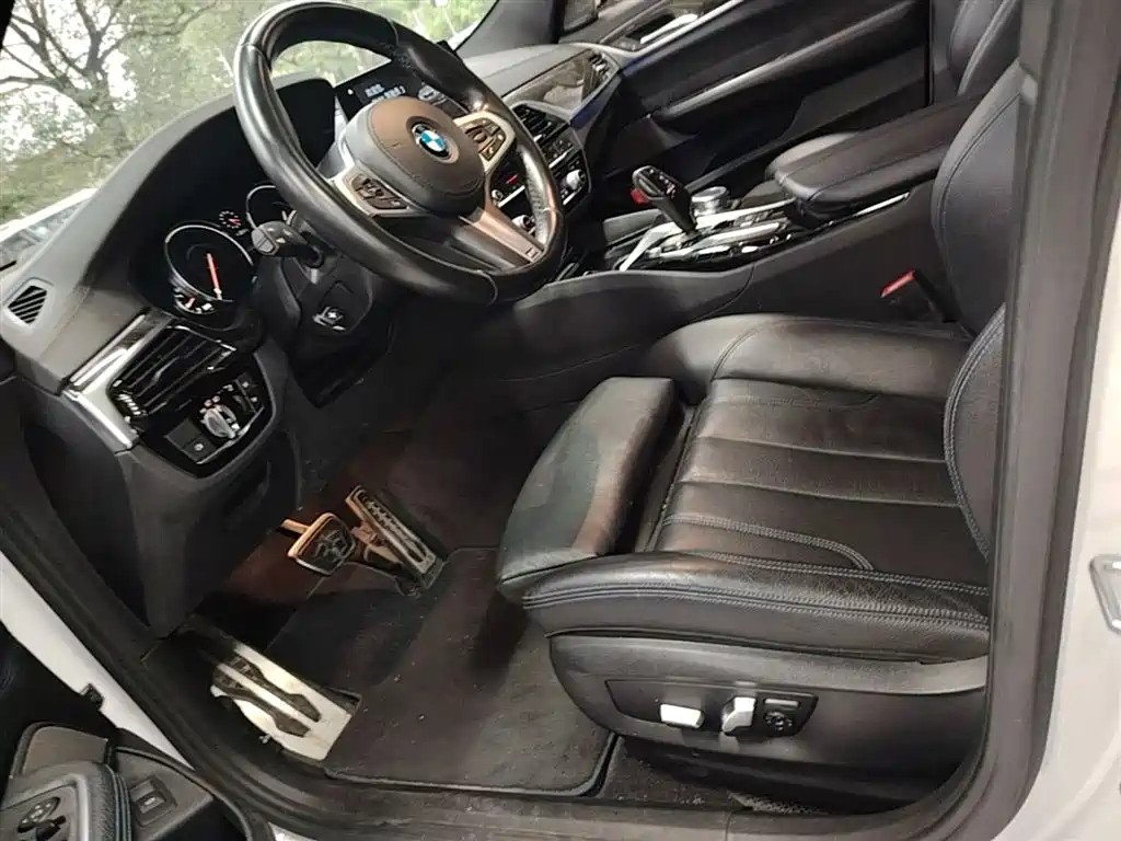 BMW 6 Series GT 2018 630i M Sport Package фото 15