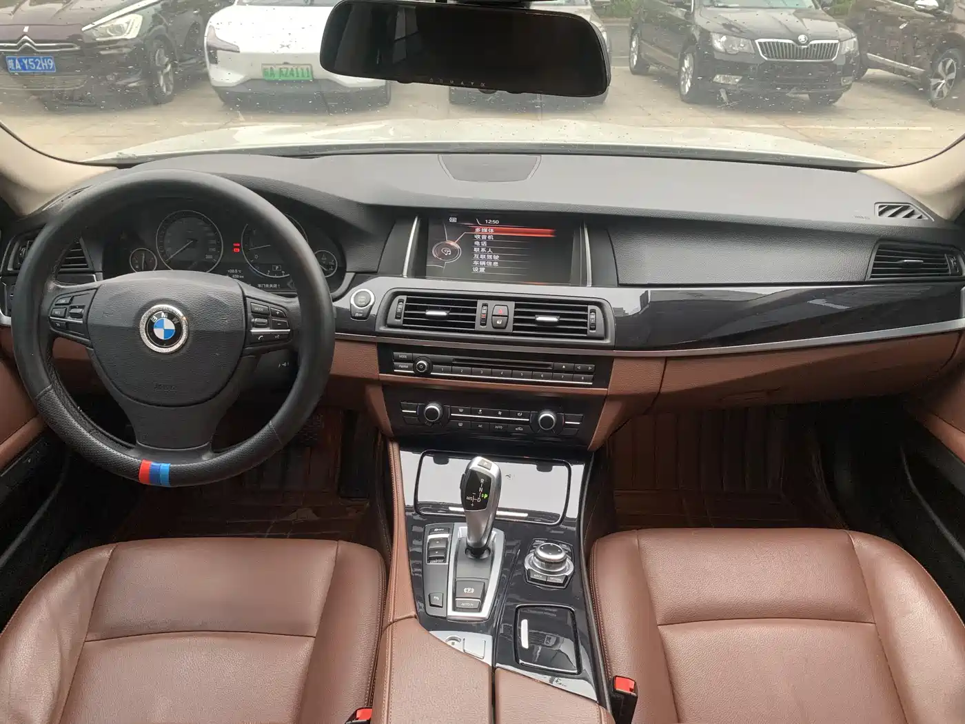 BMW 5 Series (Import) 2014 520i Classic фото 15