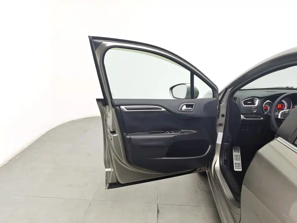 Citroën C4L 2014 2014 1.8L Smart Drive Automatic Sport
