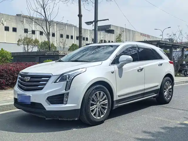 CADILLAC XT5
