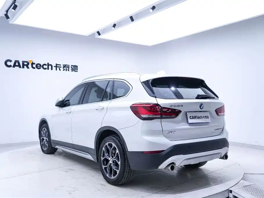 BMW X1 2022 sDrive20Li Fashion фото 26