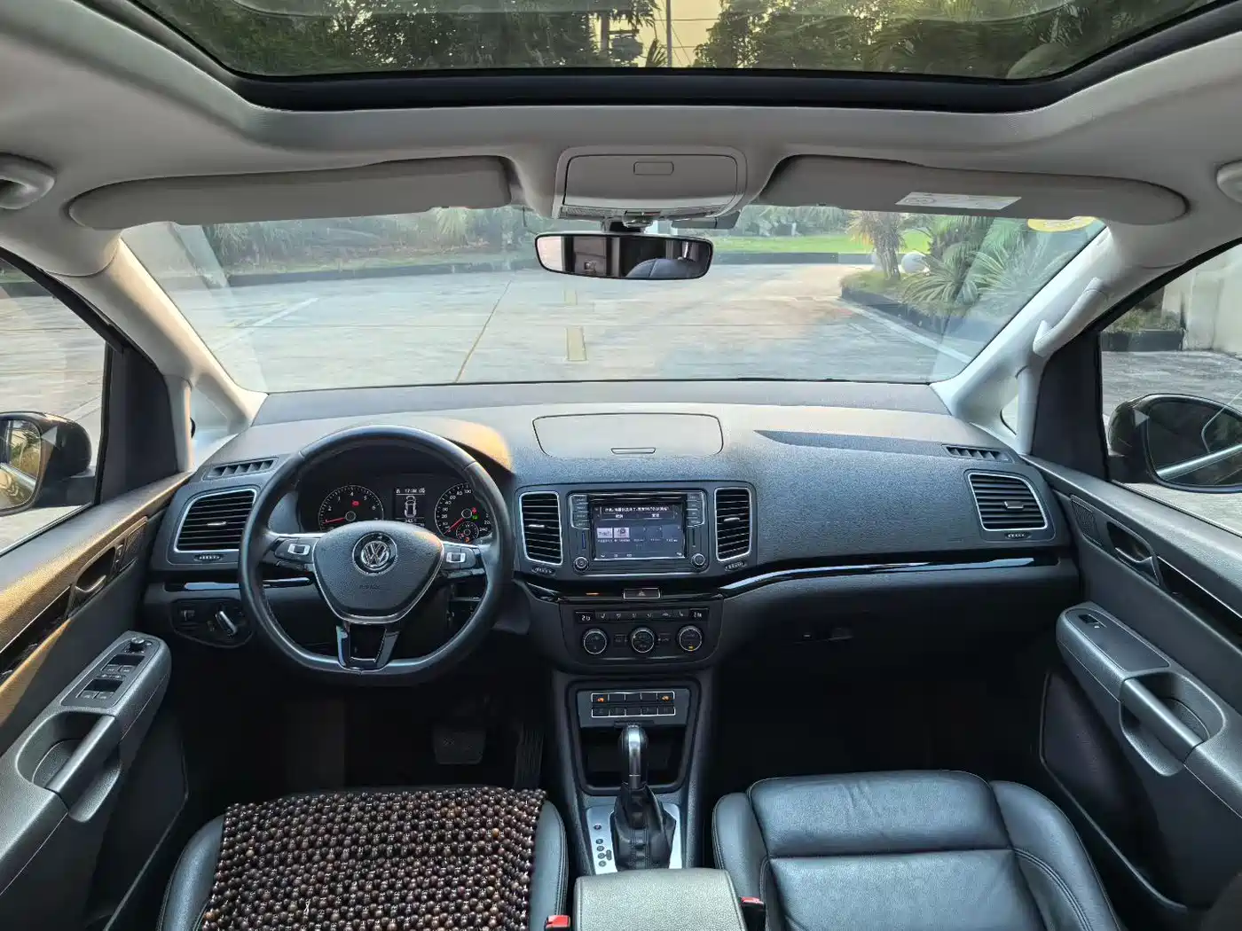 Volkswagen Sharan 2016 380TSI Premium 7-seater фото 9