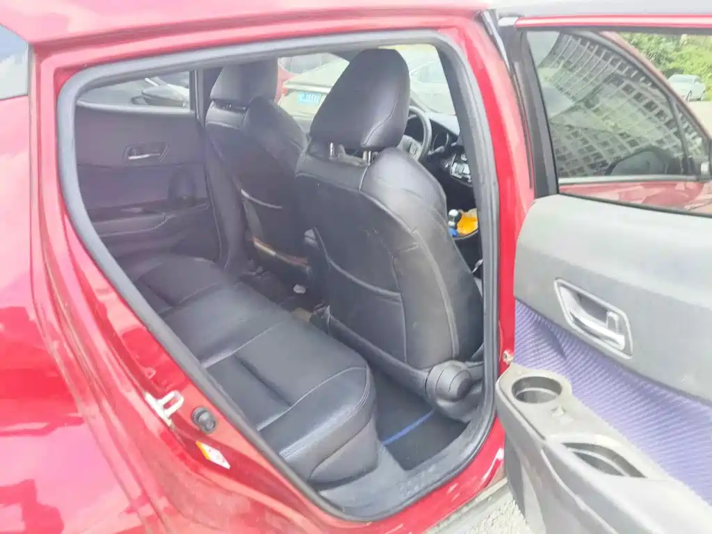 Toyota C-HR 2019 2018 2.0L Leading Sunroof Edition V