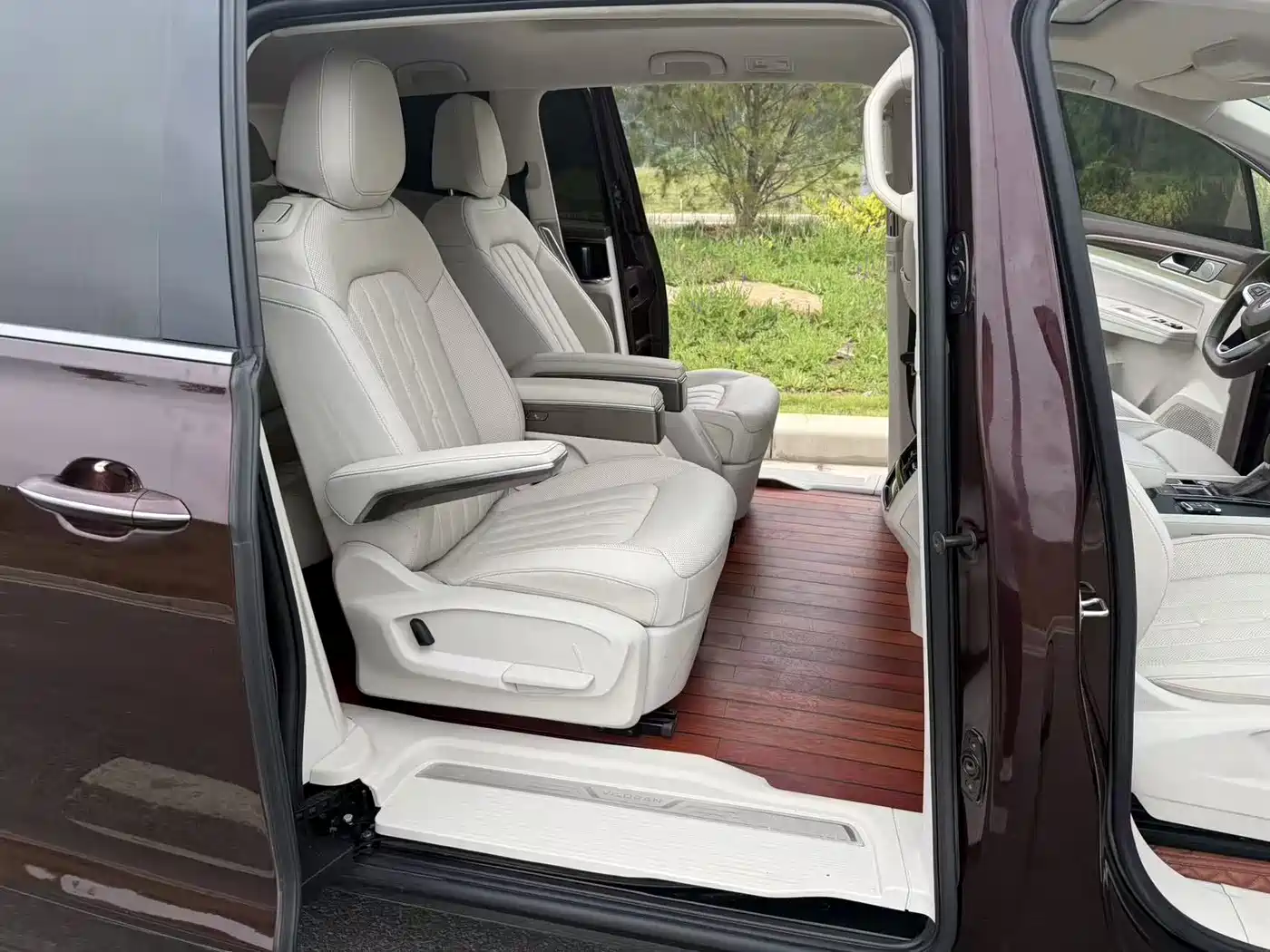 Volkswagen Viloran 2020 330TSI Luxury Edition фото 9
