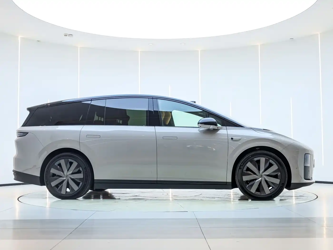 Li Auto Li i8 2025 2025 Standard Edition