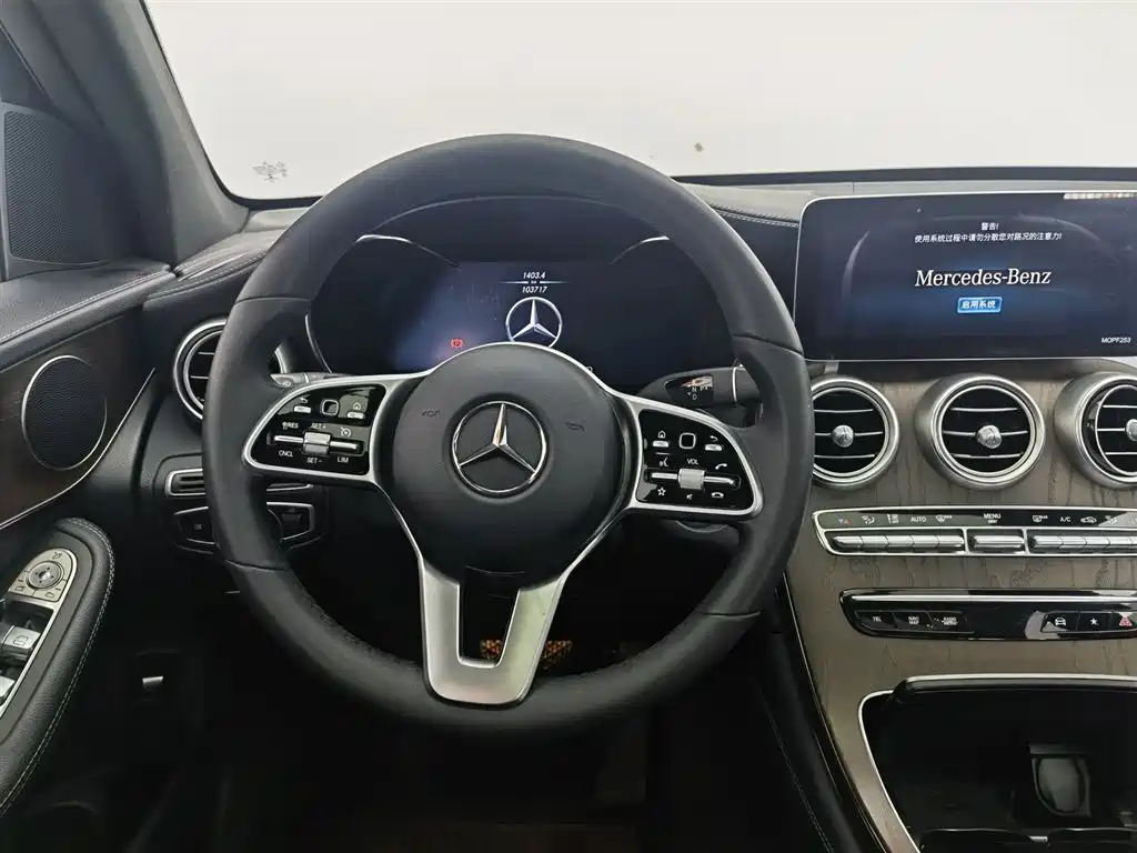 MERCEDES-BENZ GLC