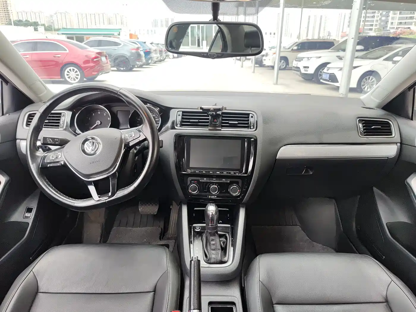 Volkswagen Sagitar 2017 1.6L Automatic Comfort фото 21