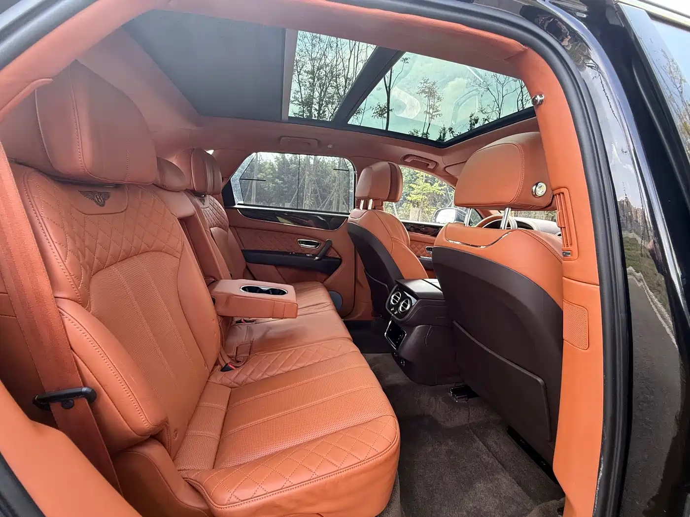 Bentley Bentayga 2016 6.0T Standard Edition фото 9