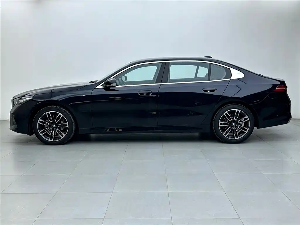 BMW 5 Series 2026 2025 530Li Leading M Sport Package