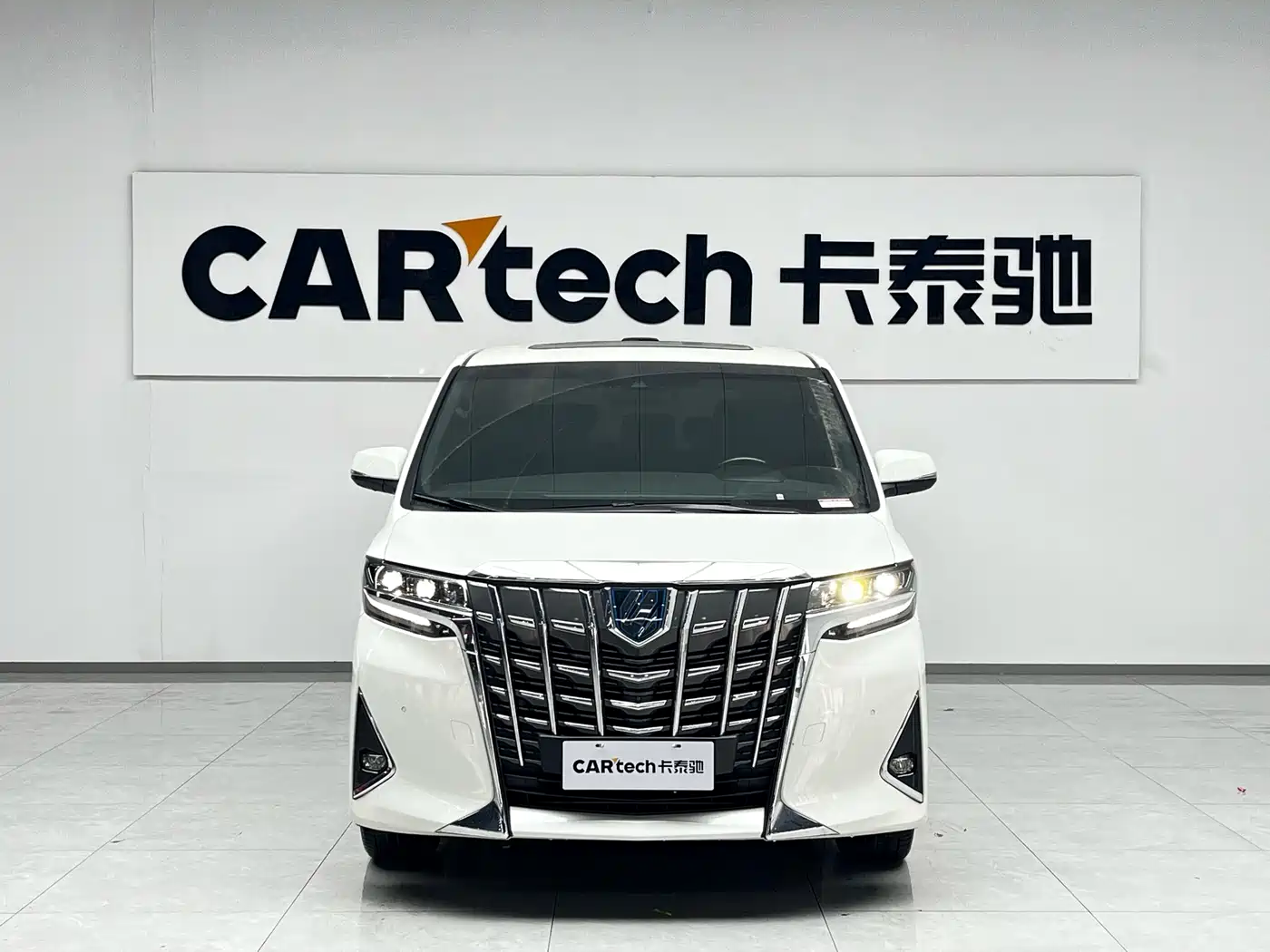 Toyota Alphard 2021 Hybrid 2.5L Premium фото 3