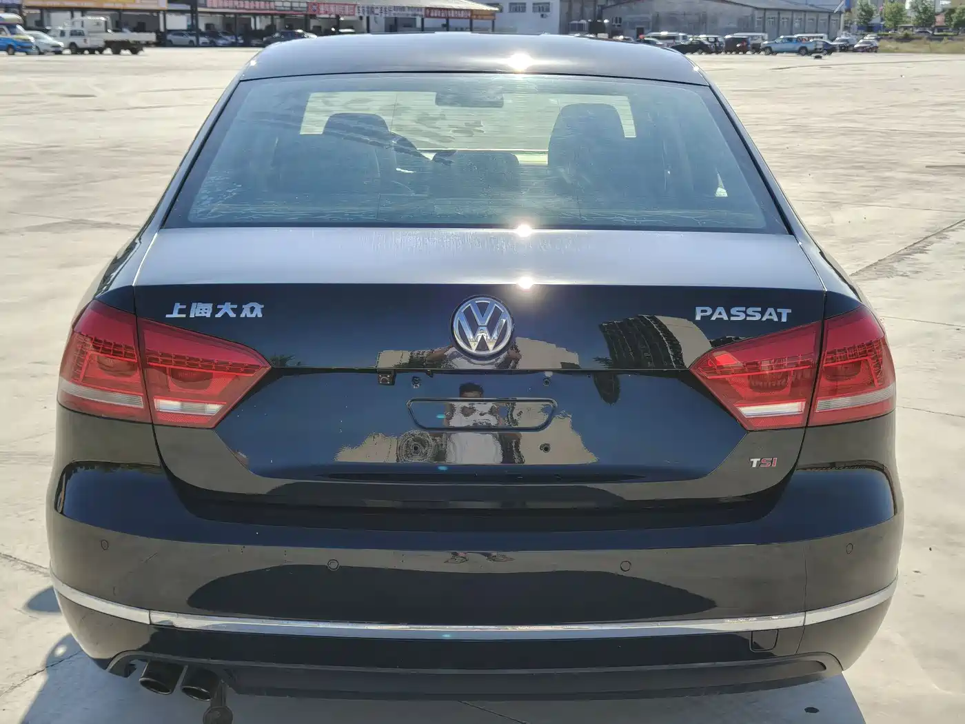 Volkswagen Passat 2014 1.8TSI DSG Luxury Edition фото 8
