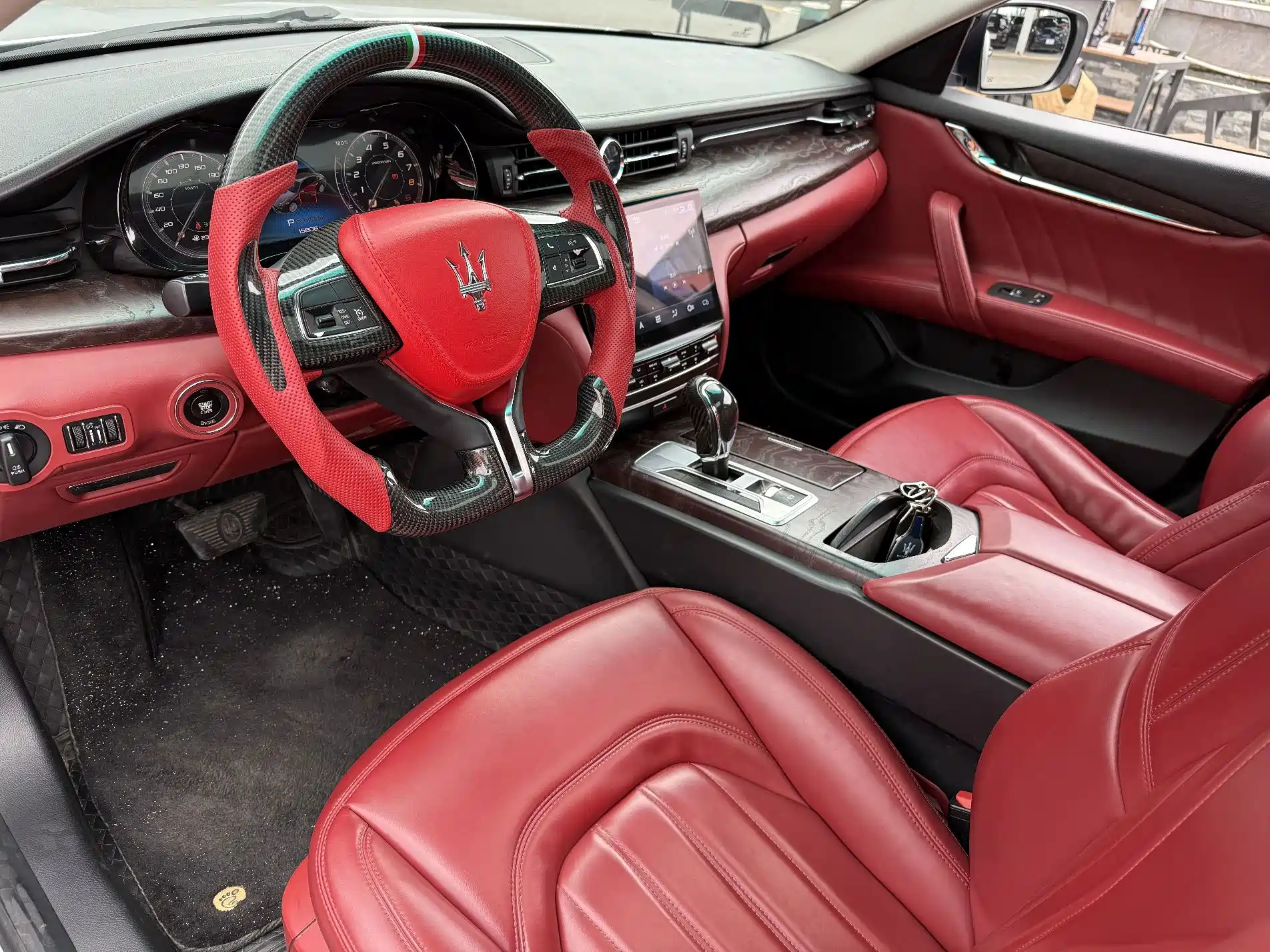 Photo 6 - Maserati Quattroporte