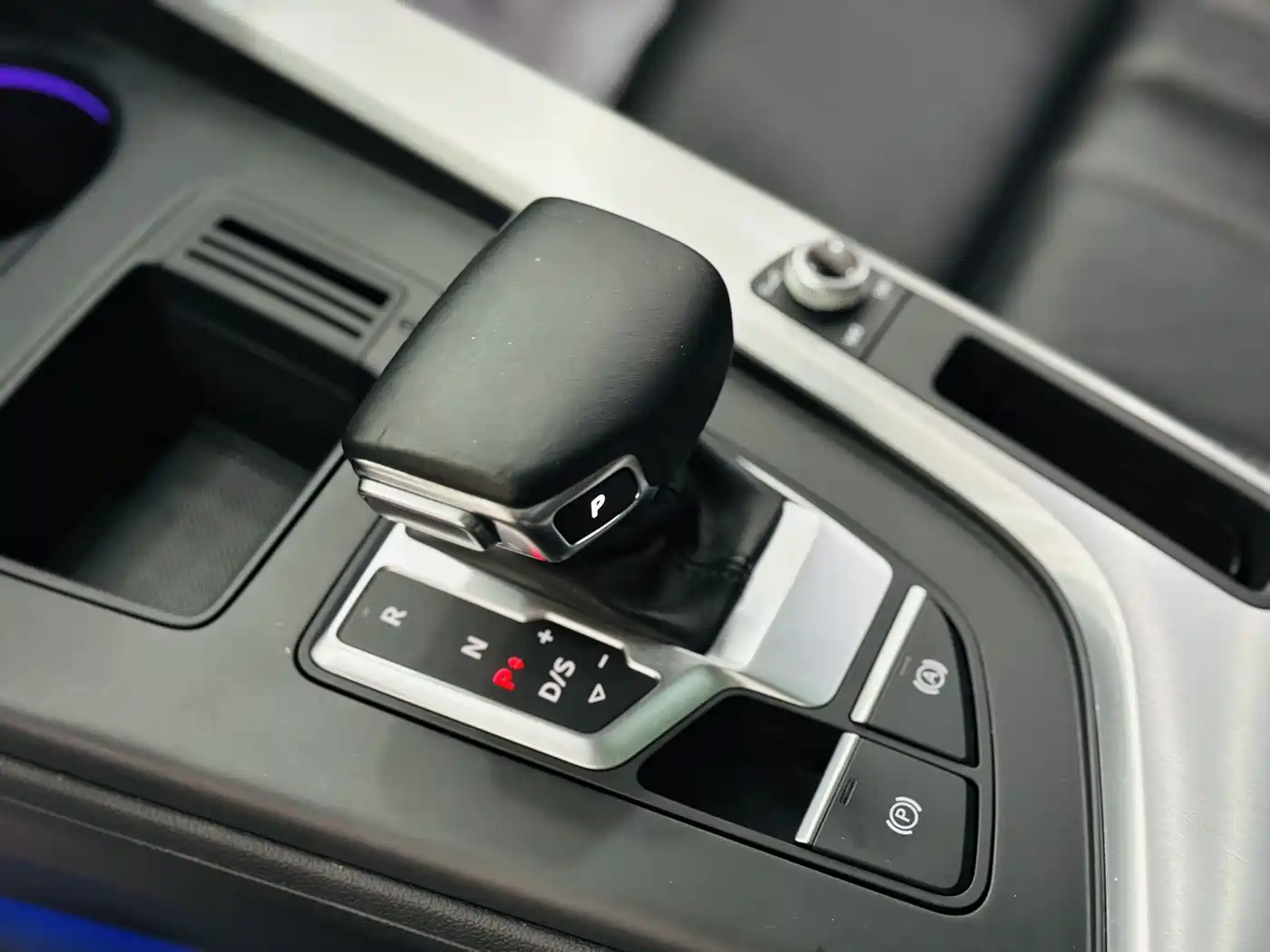 Audi A4L 2020 40 TFSI quattro Luxury Dynamic фото 16