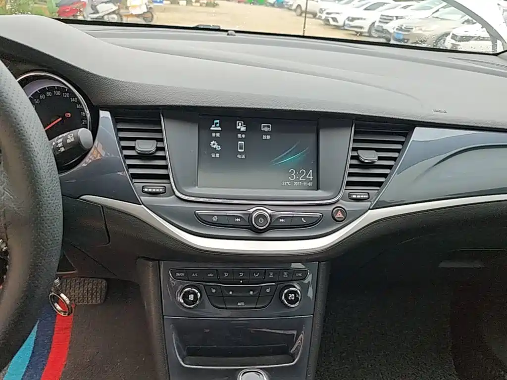 Фото 13 - Buick Verano