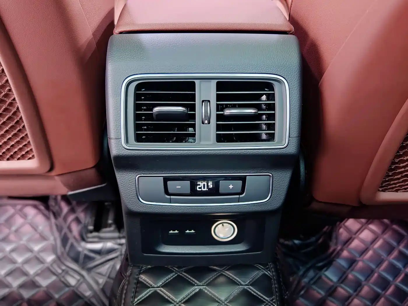 Audi Q5L 2022 40T Luxury Dynamic фото 12